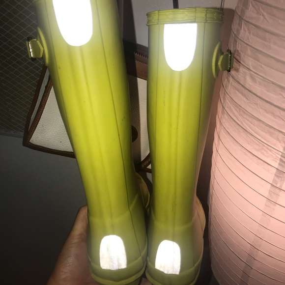 Lime colored hunter boots boys sz 2 girls sz 3. - Picture 2 of 4